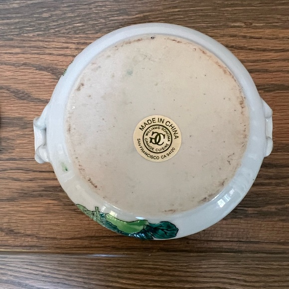 Antique Chinese Style Porcelain Covered Bowl Famille Rose - Picture 5 of 6